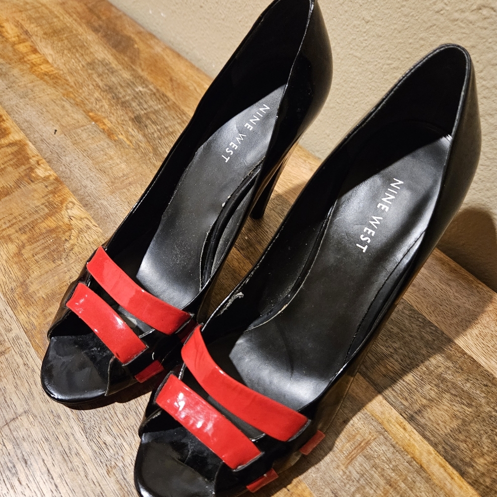 Nine West Strappy heels Size 8